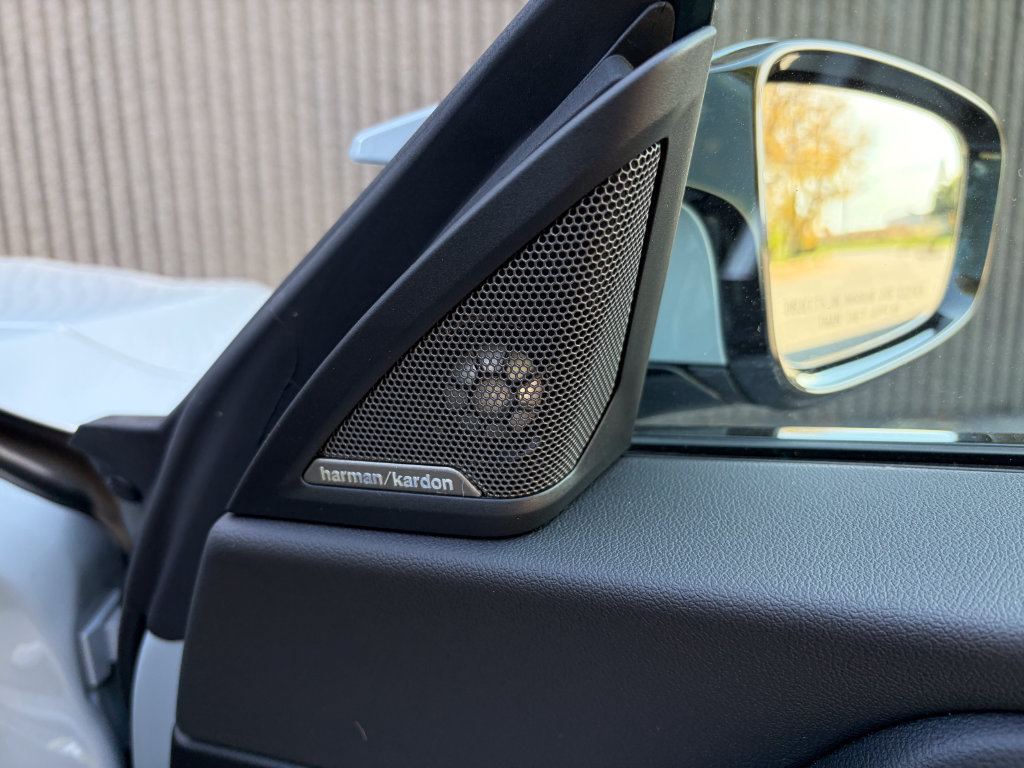 Used 2024 BMW M2 w/ Lighting Package RWD image 30