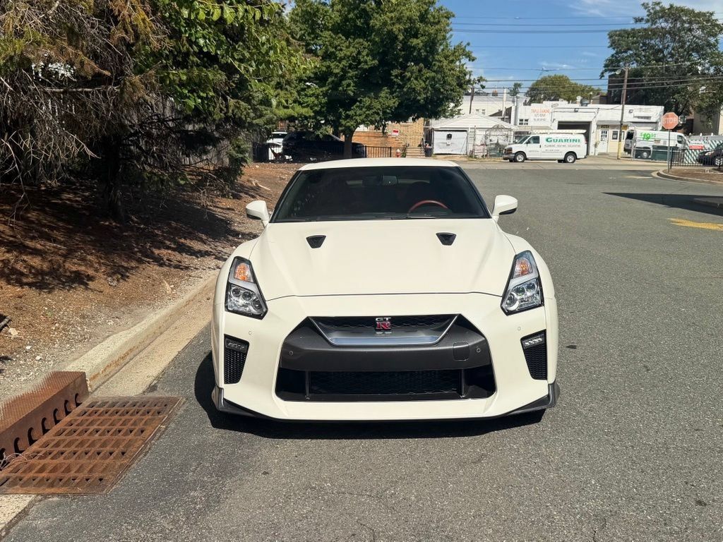 Used 2019 Nissan GT-R Premium w/ Premium Interior Package AWD/4WD image 5