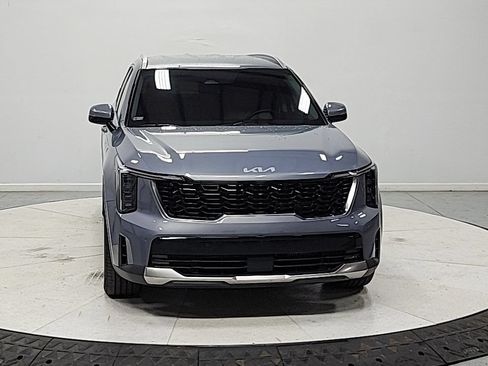 Used 2025 Kia Sorento EX FWD image 3