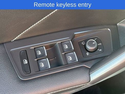 Used 2023 Volkswagen Tiguan SEL R-Line image 16