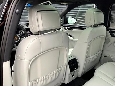 New 2025 Porsche Macan image 26