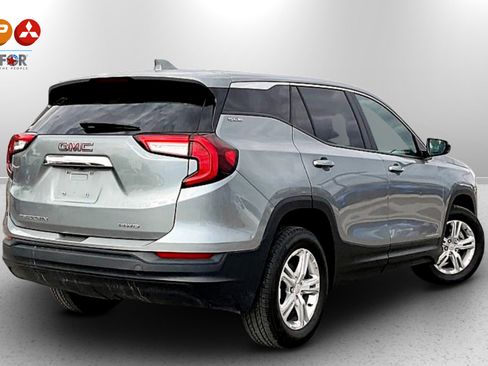 Used 2025 GMC Terrain Elevation image 2