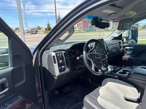 Used 2016 GMC Sierra 2500 SLT w/ Duramax Plus Package AWD/4WD image 10