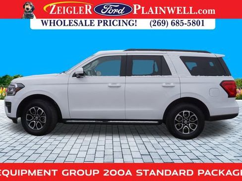 Used 2024 Ford Expedition XLT image 2