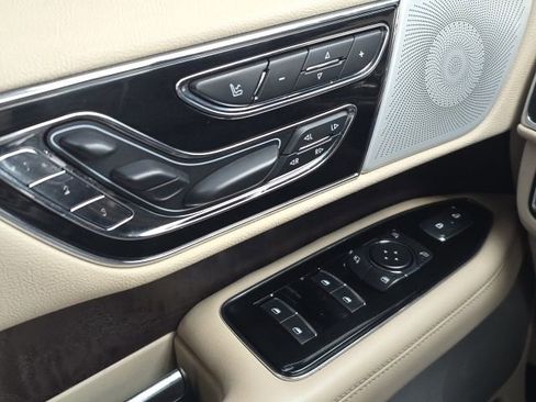 Used 2021 Lincoln Navigator L Reserve w/ Luxury Package image 15