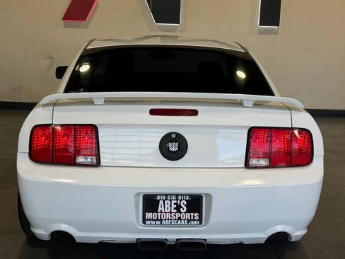 Used 2005 Ford Mustang GT RWD image 8