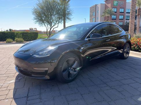 Used 2018 Tesla Model 3 Mid Range image 18