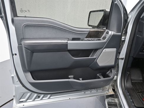 Used 2023 Ford F150 Lariat w/ Max Trailer Tow Package image 18