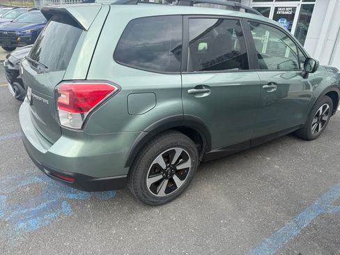 Used 2018 Subaru Forester 2.5i Premium w/ All-Weather Package AWD/4WD image 3