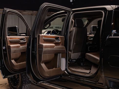 Used 2025 GMC Sierra 2500 Denali w/ Denali Reserve Package image 28