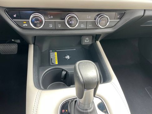 Used 2025 Honda HR-V EX-L image 18