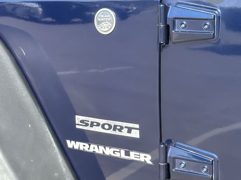 Used 2013 Jeep Wrangler Sport AWD/4WD image 24