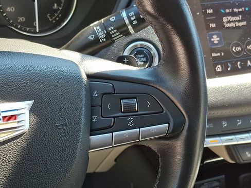 Used 2022 Cadillac XT4 Luxury w/ Cold Weather Package AWD/4WD image 23