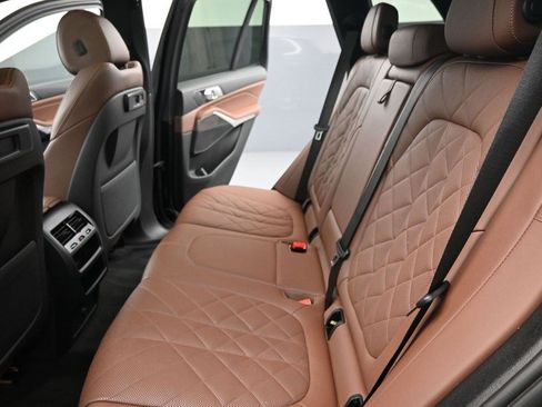 Used 2023 BMW X5 xDrive40i AWD/4WD image 17