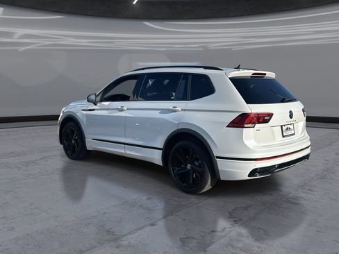 Used 2024 Volkswagen Tiguan SE R-Line FWD image 4