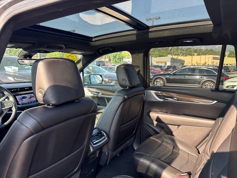 Used 2021 Cadillac XT6 Sport w/ Platinum Package AWD/4WD image 27