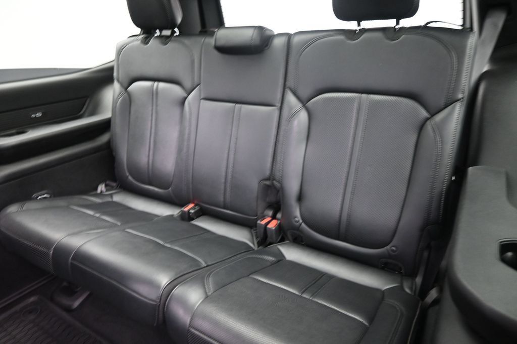 Used 2024 Jeep Wagoneer Series II w/ Premium Group I AWD/4WD image 20