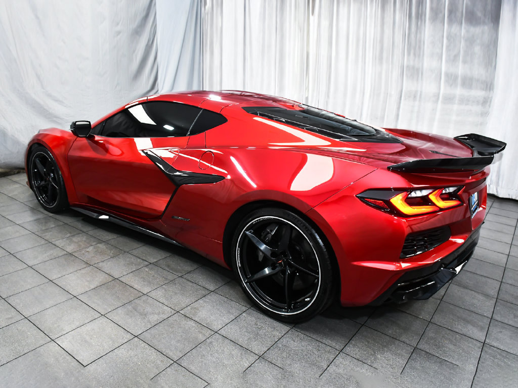 Used 2025 Chevrolet Corvette E-Ray AWD/4WD image 5
