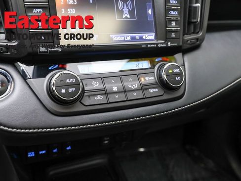 Used 2018 Toyota RAV4 Limited image 20