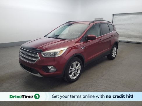 Used 2017 Ford Escape SE w/ Equipment Group 201A image 1