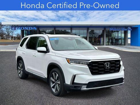 Used 2025 Honda Pilot Elite image 1