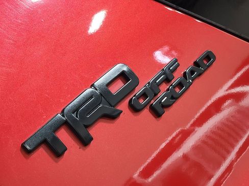 Used 2022 Toyota 4Runner TRD Off-Road Premium AWD/4WD image 26