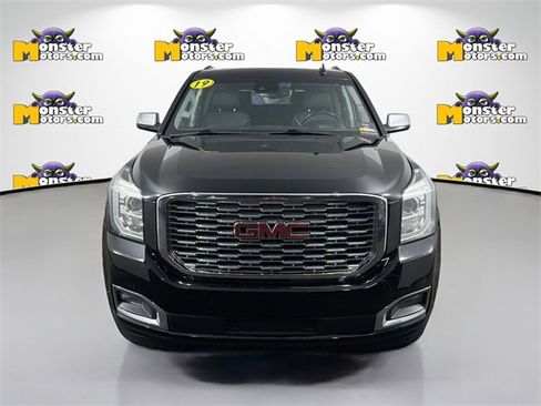 Used 2019 GMC Yukon Denali image 2