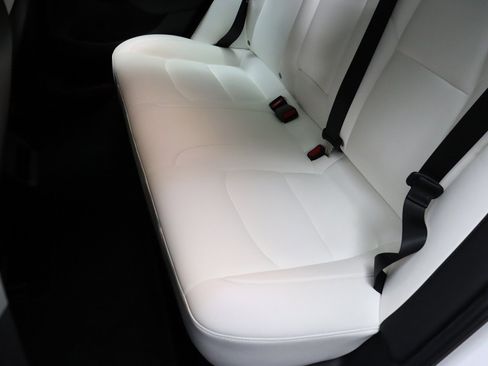 Used 2023 Tesla Model 3 Standard Range image 30