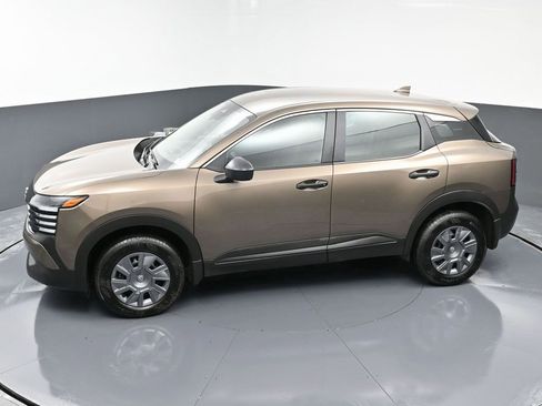 Used 2025 Nissan Kicks S image 43