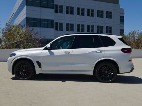 New 2026 BMW X5 xDrive40i w/ M Sport Package AWD/4WD image 8