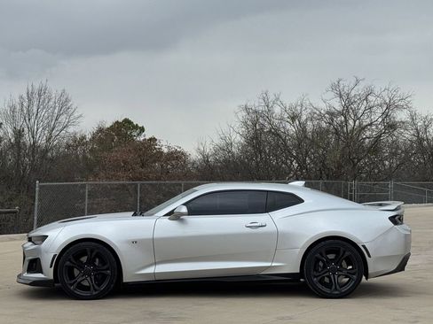 Used 2017 Chevrolet Camaro SS image 3