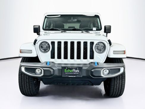 Used 2022 Jeep Wrangler Unlimited Sahara AWD/4WD image 2