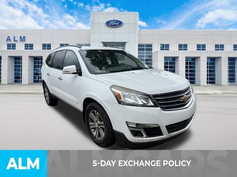Used 2017 Chevrolet Traverse LT FWD image 3