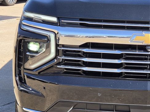 Used 2025 Chevrolet Tahoe LT RWD image 5
