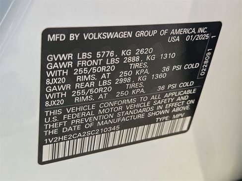 Used 2025 Volkswagen Atlas Cross Sport SE image 28