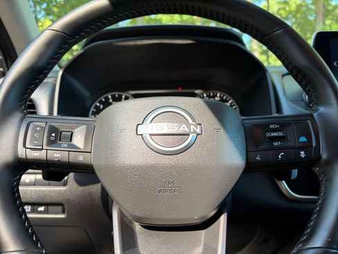 Used 2025 Nissan Rogue SV AWD/4WD image 25