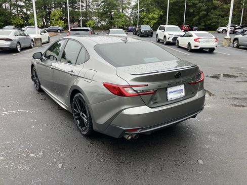 Used 2025 Toyota Camry SE FWD image 8