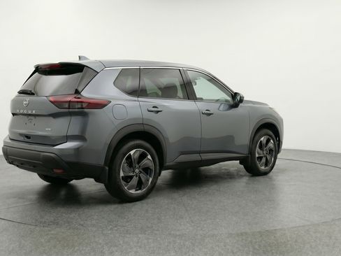 Used 2025 Nissan Rogue SV AWD/4WD image 9