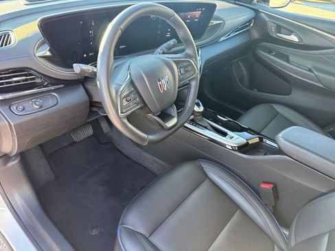 Used 2025 Buick Envista Sport Touring w/ Convenience I Package image 17