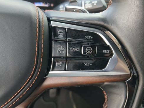 Used 2025 Jeep Grand Cherokee Summit w/ Obsidian Package AWD/4WD image 68