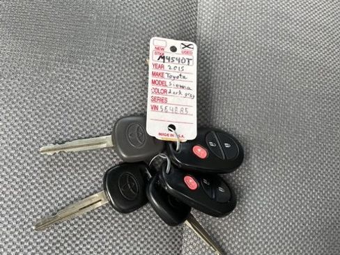 Used 2015 Toyota Sienna L image 56