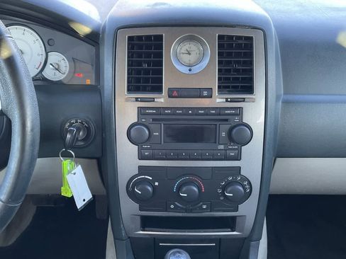 Used 2005 Chrysler 300 Touring image 13