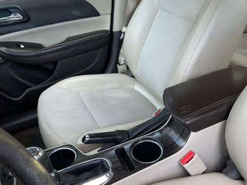 Used 2016 Chevrolet Malibu LT image 27