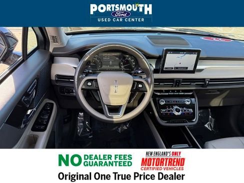 Used 2022 Lincoln Corsair AWD w/ Premium Package image 7