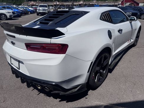 Used 2017 Chevrolet Camaro LT w/ Technology Package RWD image 5