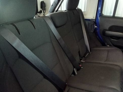 Used 2020 Jeep Wrangler Unlimited Sahara AWD/4WD image 19