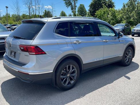 Used 2023 Volkswagen Tiguan SE AWD/4WD image 4