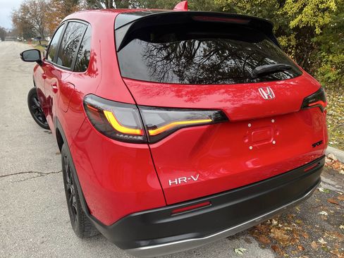 Used 2023 Honda HR-V Sport image 4