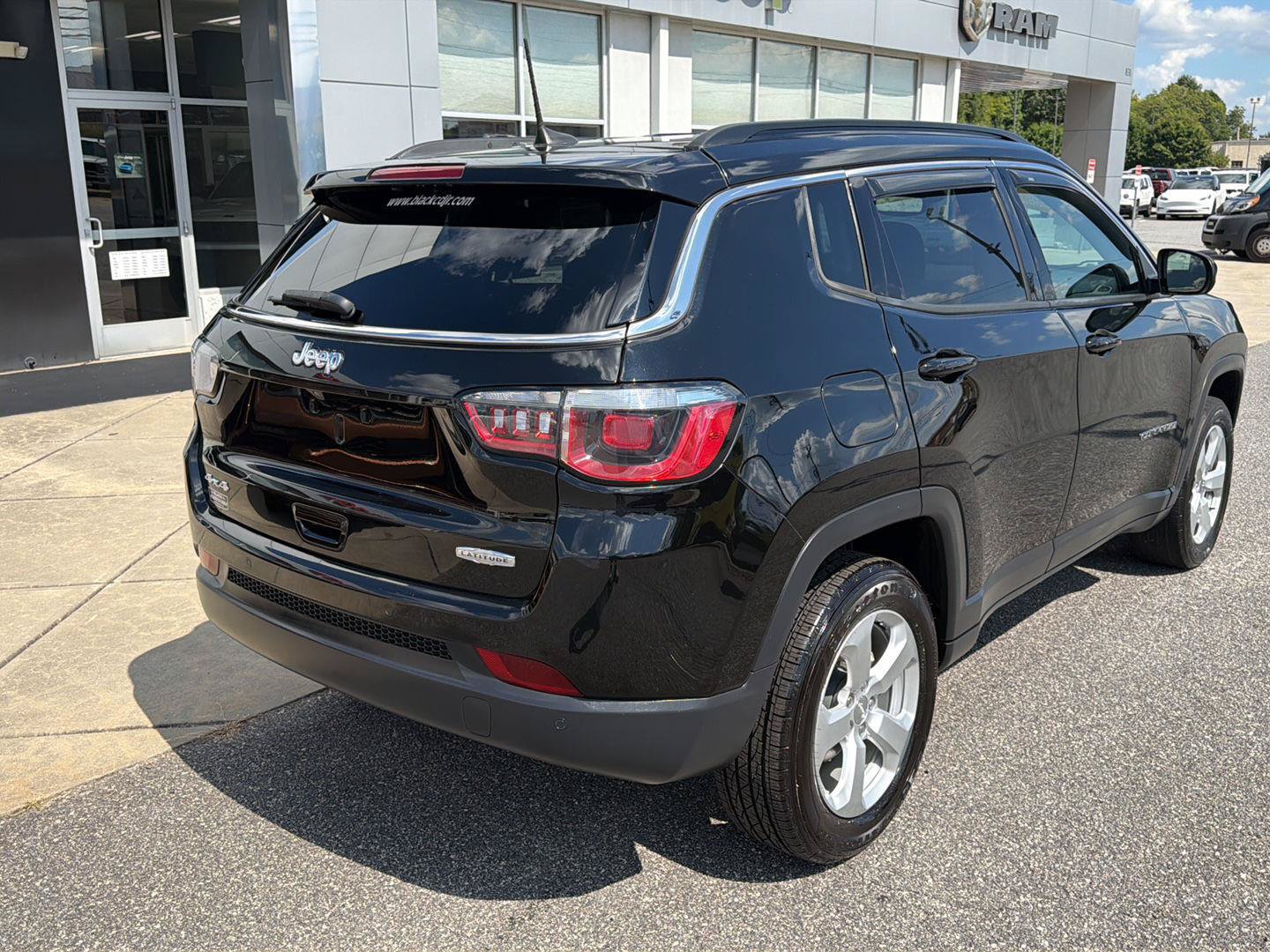 Certified 2020 Jeep Compass Latitude w/ Popular Equipment Group AWD/4WD image 16