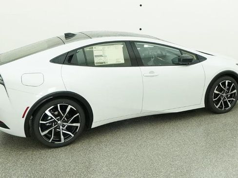 New 2026 Toyota Prius Plug-In Hybrid FWD image 3
